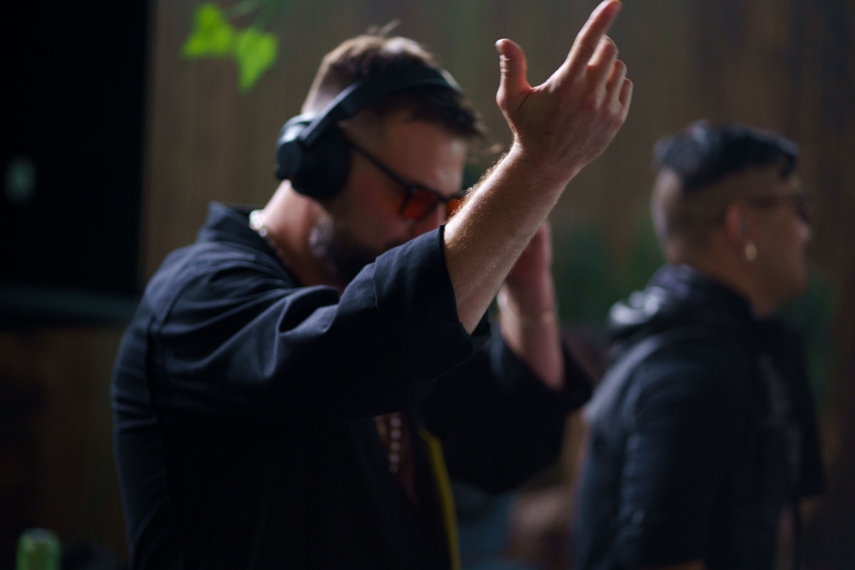 SAYLESS behind the decks